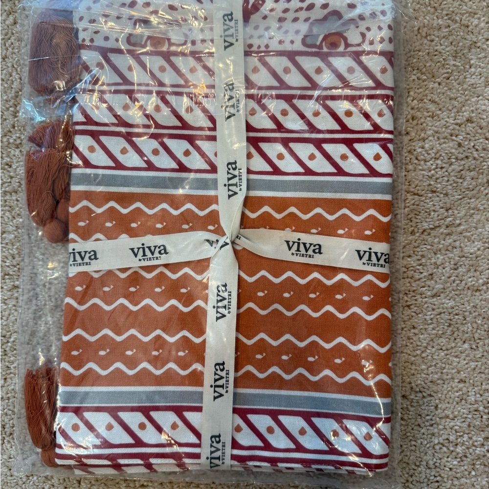 Viva by Vietri Table Runner New
